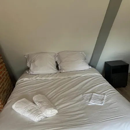 Sur Helpe Centre T2 アパート アヴェーヌ・シュル・エルプ